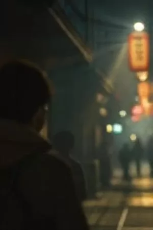 《灯塔守望者》竖版剧照：礁石上灯塔在浓雾中亮起光束